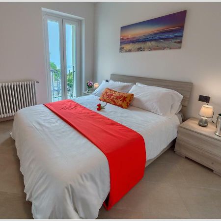 Lake View Terrace Villa Vercana Bagian luar foto