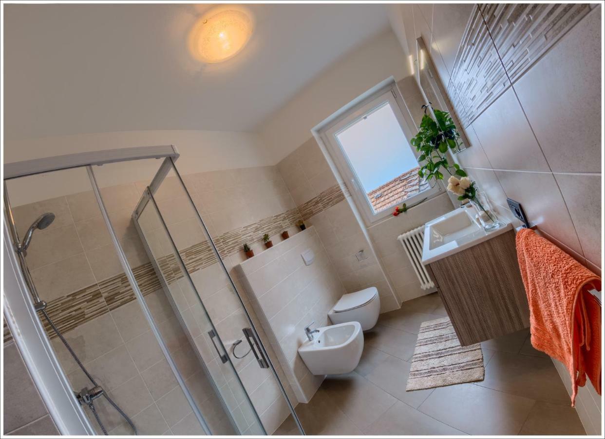 Lake View Terrace Villa Vercana Bagian luar foto